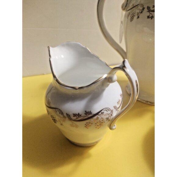 Coalport Bone China Tea Pot, Sugar & creamer set "Burgundy" pattern - Picture 16 of 16